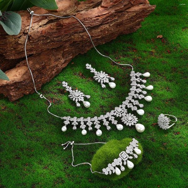 Collana di orecchini set eleganti perle CZ Zirconia gioielli da sposa per le donne 4 pezzi catena regolabile 2024 gioielli per la festa nuziale della sposa