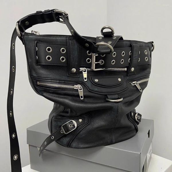 Abendtaschen High Street Vintage Handtasche Frauen Niet Große Kapazität Casual Umhängetasche Damen Moto Biker Schwarz Umhängetasche 2024