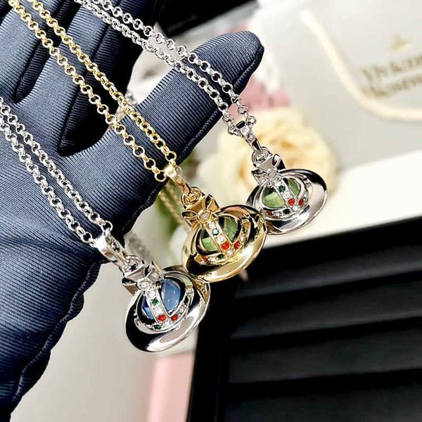 2024 Designer Xitai Queenjewellery Halsketten mit Anhänger des Westens, 3D-Erde, Planet, weiblich, Ufo, blaue Kristallglaskugel, Saturn, Micro-Ampere-Halskette