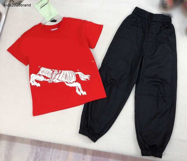 Nuove tute per neonati abiti firmati per bambini Taglia 100-160 Girocollo T-shirt a maniche corte e pantaloni in felpa con stampa logo in puro cotone Jan10