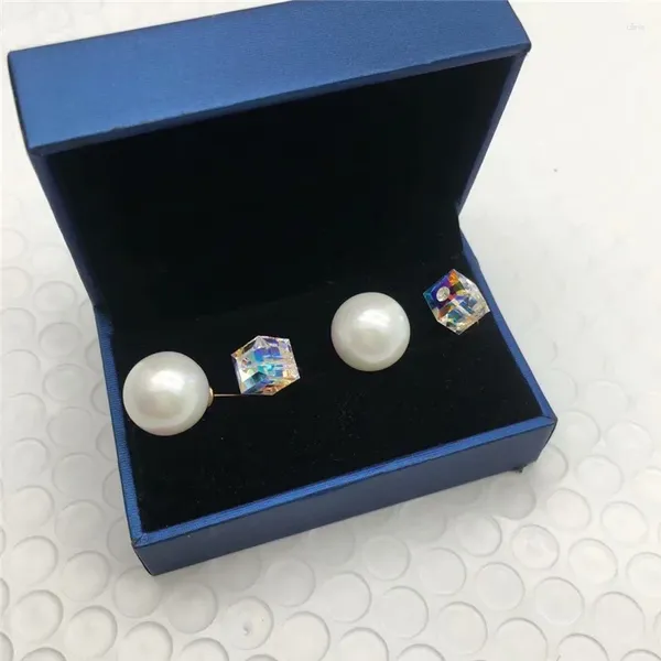 Ohrstecker Ms Betti Design, zwei Tragevarianten aus Perle und kubischem Kristallstein aus Österreich, in blauer Schmuck-Geschenkbox für Frauen