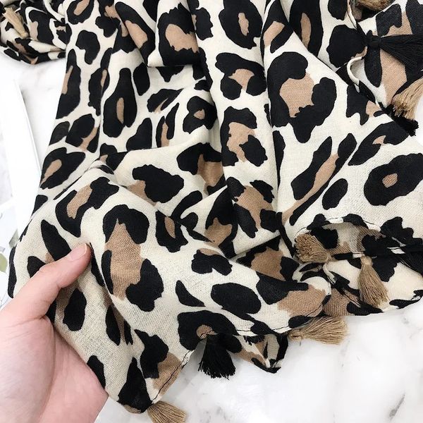 Mode Leopard Print Quaste Viskose Schal Schal Hohe Qualität Halstuch Winter Foulards Moslemisches Hijab Stola Sjaal Schals 240108