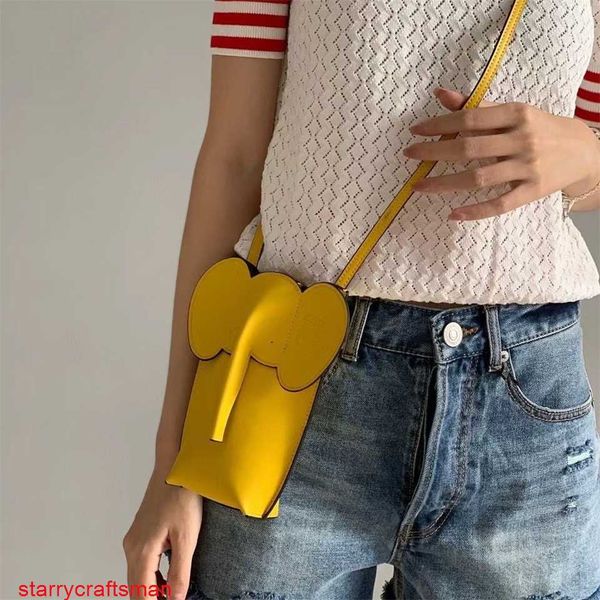 Loewies Elephant Pouch Сумки через плечо в одном стиле, кожаный чехол для телефона через плечо, новинка 2024, легкая мини-сумка со слоном в японском и корейском стиле HBT2