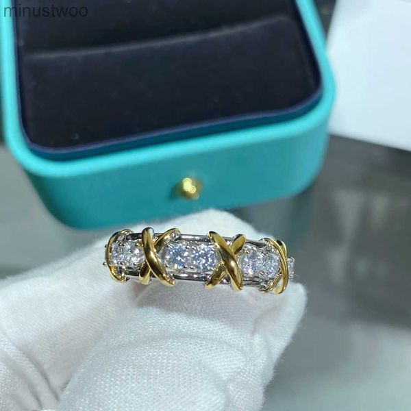Anel de designer de luxo clássico cluster anéis para mulheres designers simulado diamante branco ouro tira cruz flor legal 4lon pxmg