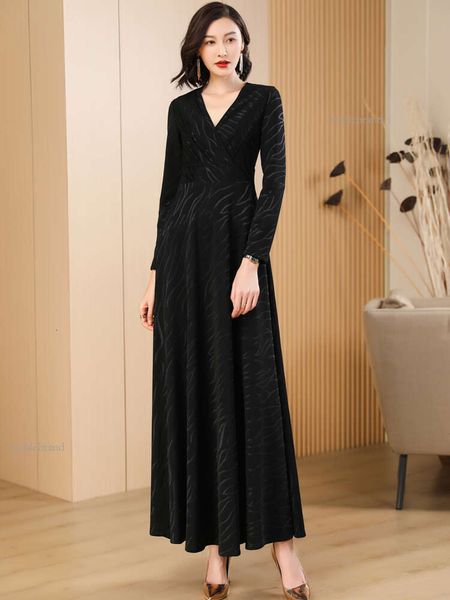 2024 İlkbahar ve Sonbaharda Kadın Moda Trendi için Siyah V-Gözü Elbise, Yeni Büyük Hem Üst Düzey Uzun Etek ayak bileğine, DrededEmeramament ile