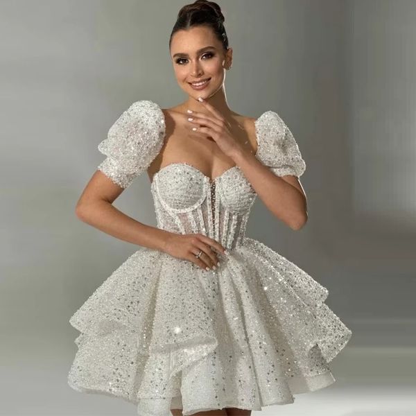 Sexy Mini-Hochzeitskleid 2024, herzförmiger Ausschnitt, kurze Puffärmel, Brautparty, mit Pailletten, Perlen über dem Knie, A-Linie, Vestidos De Novia