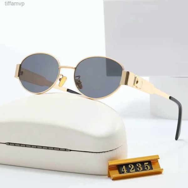 2023 Designer de luxo feminino óculos masculinos Lisa Triumph Beach Street Foto a mesma moda óculos de sol metal quadro completo com caixa de presente U3ko