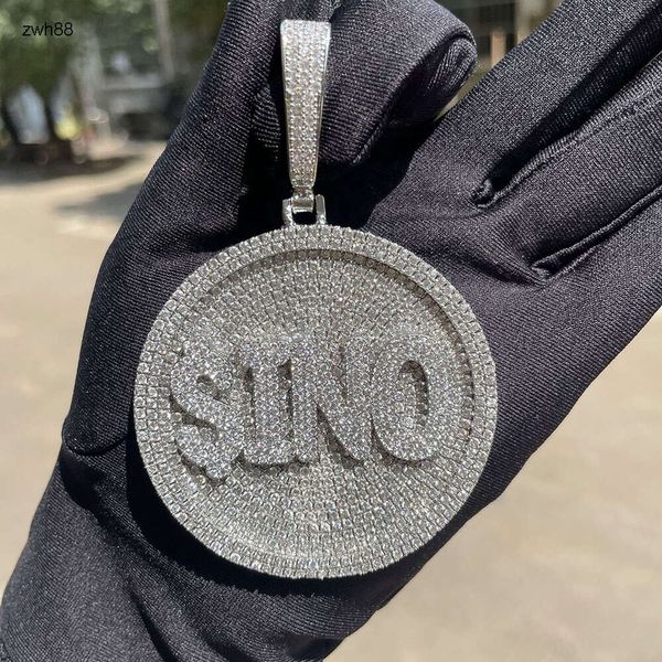 Personalità Iced Out Collana con ciondolo con lettera personalizzata con nome a disco rotondo da 6 cm con diamante pieno di alta qualità da 6 cm. Collana con ciondolo con lettera personalizzata di lusso per uomo