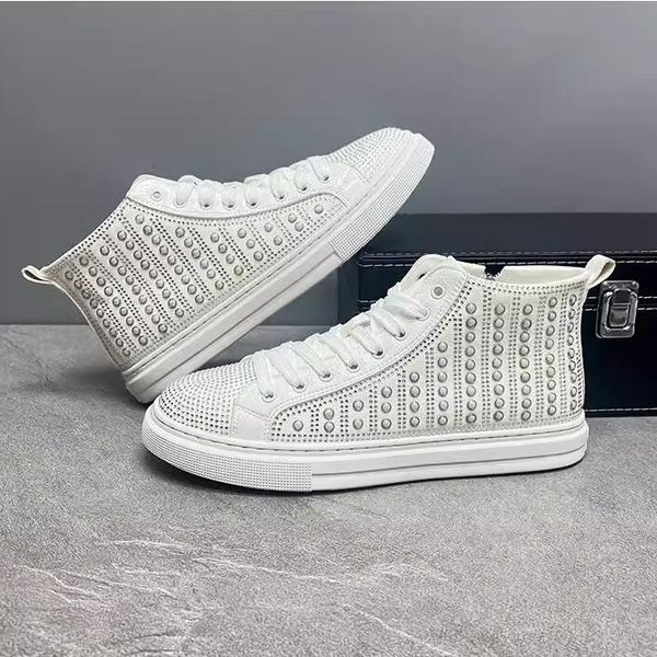 Designer de luxo prata designer tênis punk hip hop homens altos topos apartamentos mocassins ao ar livre rebite sapatos casuais tenis zapatillas 10a29