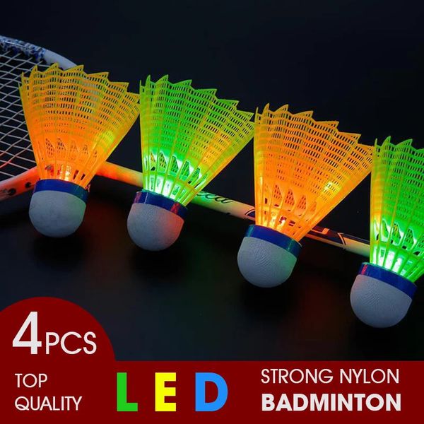 WELKIN 4pcs Noite Escura LED Brilhante Acende Forte Nylon Badminton Petecas Coloridas Bolas de Iluminação Esportes Ao Ar Livre Indoor 240108