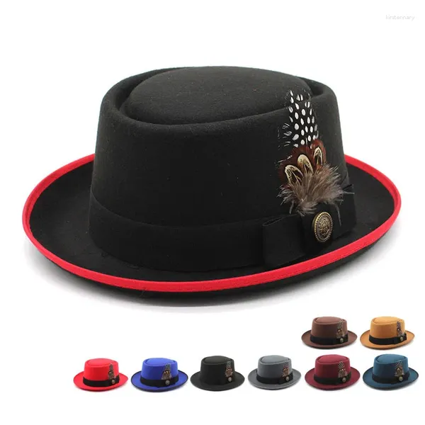 Berets Primavera Outono Billycock Sentiu Pequena Brim Feather Bowler Chapéu Mulheres Moda Masculina All-Matching Estilo Britânico Hip Hop Fedora