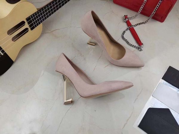 Kadın Topuk Tasarımcı Üçgen Pompalar Siyah Deri Noktalı Elbise Paty Ayakkabı Ayak Sandalet Slingbacks Pompa Beyaz Topuk Rahat Sandal 10 cm Yüksek Topuklu Tekne Ayakkabı Kutulu