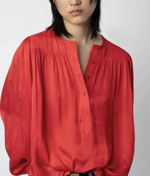 Blouses Femmes Femmes Satin Blouse Rouge Bleu Blanc Manches Longues Boutons Avant O-cou Élégant Plissé Femme Lâche Chemises 2024 Printemps Automne