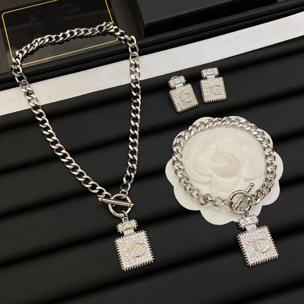 Diamante incrustado com letras de pérola frasco de perfume pingente colar pulseira brincos temperamento europeu americano celebridades estilo palácio joias atacado CH4