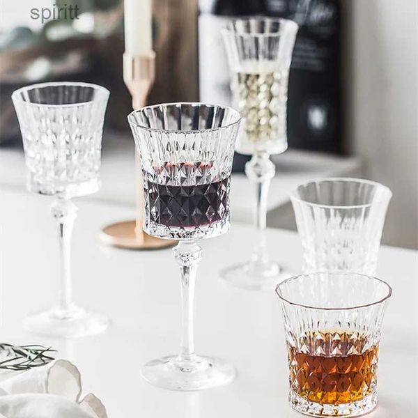 Şarap Gözlükleri 150-280ml Romantik Aşk Serisi Goblet kurşunsuz kristal Vintage Kırmızı Şarap Cam Şampanya Viski Kupası Hayranları Tatil Hediye YQ240105