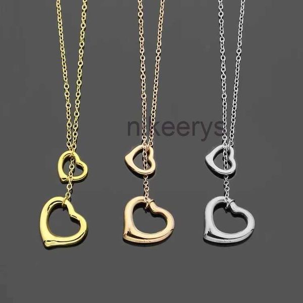 Collana con cuore a T di marca Nuovo prodotto di lusso Scava fuori ciondolo singolo doppio amore Oro 18 carati Gioielli di design di alta qualità 7DUG 7DUG