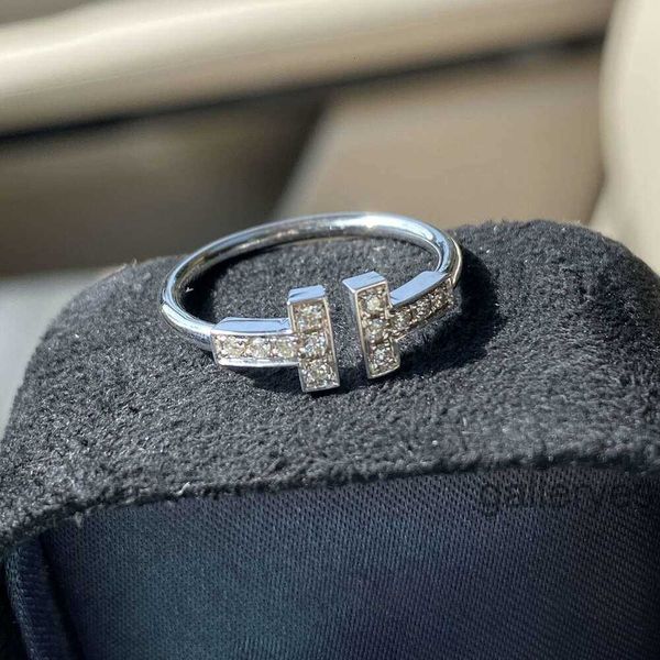 Anéis Joias Anel aberto com letra T dupla com enfeite de diamante duplo Corpo liso versátil elegante ajustável 8NN4 QKYXBBAD BBAD