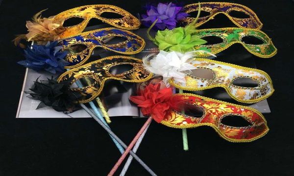 Новые маски для вечеринок для взрослых с золотым тканевым покрытием с цветочной стороной Венецианские маскарадные украшения Маска для вечеринок на палочке Карнавал Хэллоуин Co1539451