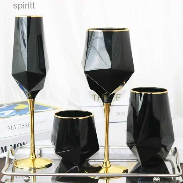 Şarap Gözlükleri Siyah Altın Sınır Kırmızı Şarap Kupası Kupa Düzensiz Çok Amaçlı Şampanya Cam Stemware Goblet Tumbler Party Düğün İçecek Kupaları YQ240105