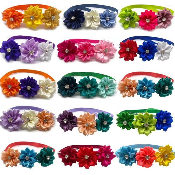 Hundebekleidung 50 Stück Mix Farbe Blumen Stil Haustier Bowties mit Glanz Strass Kleine Katze Bowtie Kragen Krawatte Pflegezubehör