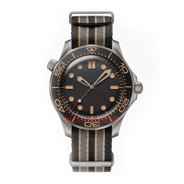 Mens Watch OMG Relógios de Alta Qualidade 300m 007 Relógios Pulseira de Borracha 42mm Relógio de Pulso de Luxo 2813 Movimento Original À Prova D 'Água Relógios de Pulso Safira U1 AAA