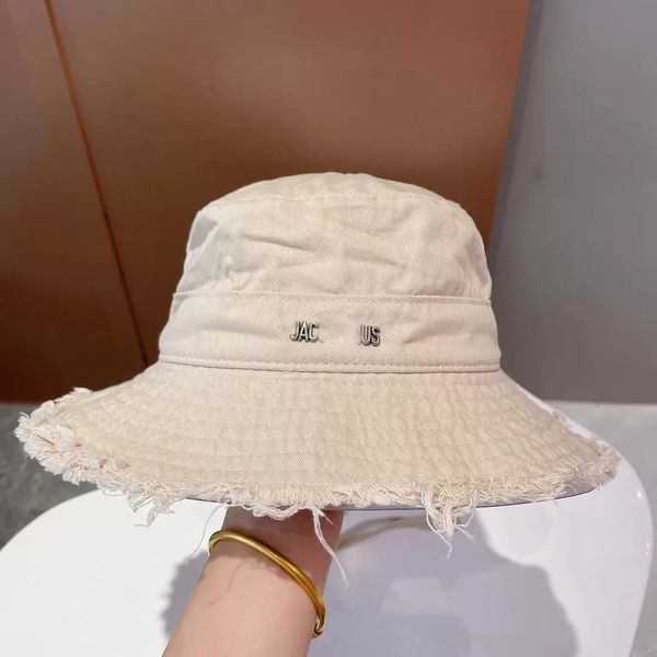 Neue Sommer-Casquette-Bob-Hüte mit breiter Krempe, Designer-Eimerhut für Damen, ausgefranste Kappe, Blending-Kappen, Designer-modischer Fischerhut