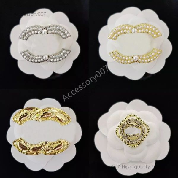 Designer jewerlry broche marca de moda famosa c dupla carta broches cristal pérola charme luxo casais individualidade strass terno pino jóias