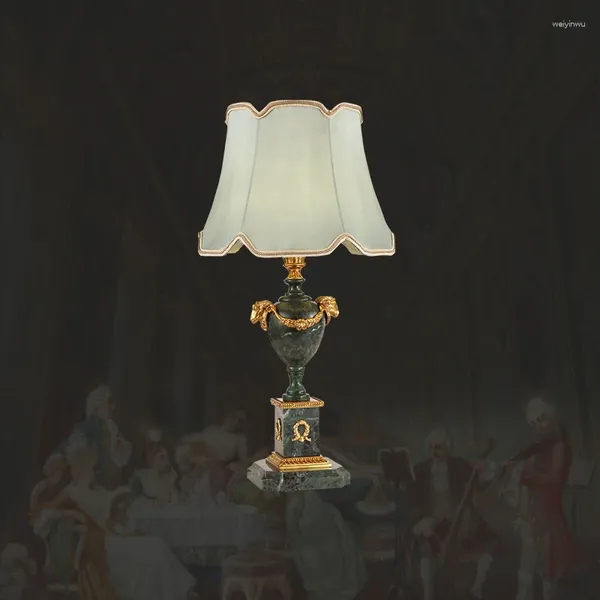 Tischlampen, europäische antike Messing-Marmorlampe, Villa, Schlafzimmer, Nachttisch, Stoffdekoration, Nachtlichter, französisches Kupfer, Arbeitszimmer, Schreibtischlampe