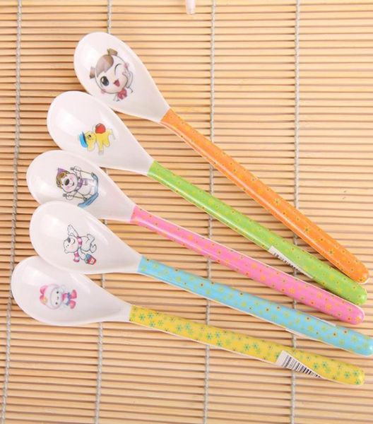 2 Stück sichere Kawaii Melamin Cartoon Tier Baby Kinder Fütterung Löffel Kinder039s lange Suppe Kaffee Löffel Geschirr8463298