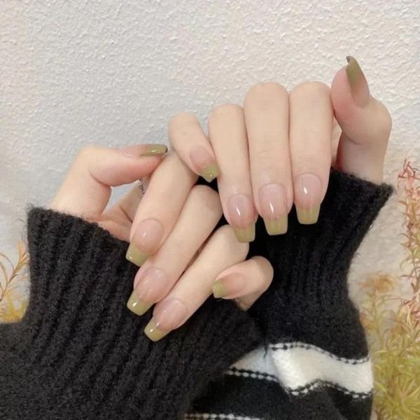 Unghie finte Misskitty Press-on fatte a mano sulle unghie-Border Wear Armor Short Nude Color Gradient White Temperamento Avocado French Nail P