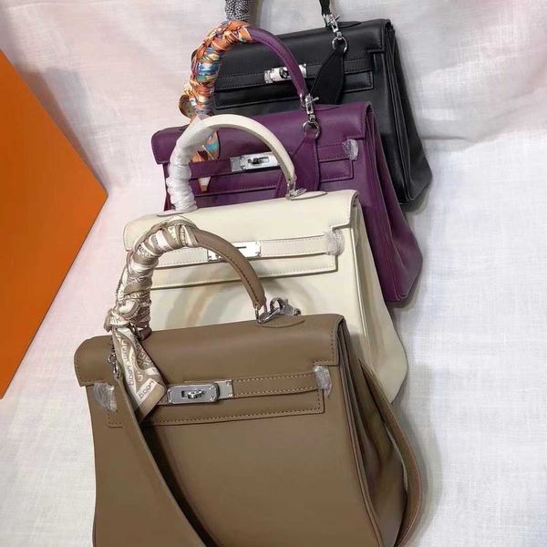 Eine hochwertige Kaily-Handtasche für Damen, 2023, neue trendige Tasche der zweiten Generation mit silberner Schnalle, Swift-Leder, One-Shoulder-Crossbody, klein