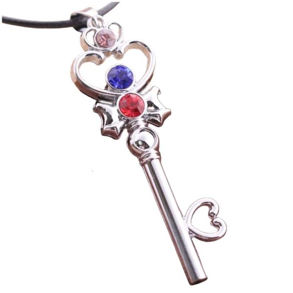 Collana Sailormoon Designer Donna Collane con pendente di alta qualità Gioielli Cosplay Collane girocollo Collana con pendente a forma di cuore e luna per le donne Ragazza Natale