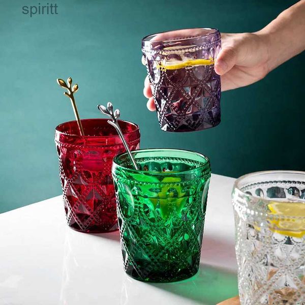 Copos de vinho estilo europeu colorido em relevo copo de vidro vintage sem chumbo caneca de café suco de leite copo de vinho festa em casa bar drinkware 300ml yq240105