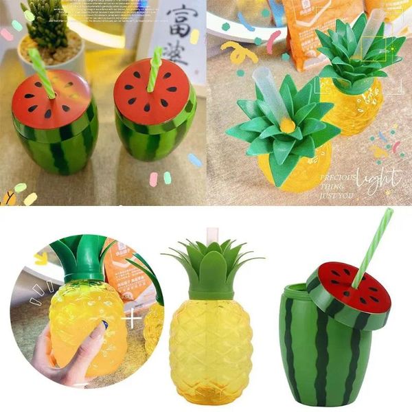 Bottiglie d'acqua Delizioso tè Latte Succo di plastica per uso alimentare Fragola Ananas Bottiglia di anguria Tazza di paglia estiva Bicchieri