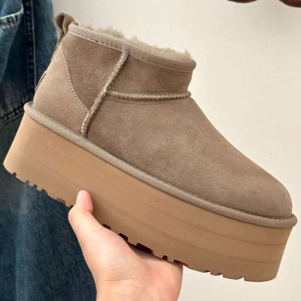 Stivale di design spesso Fondo di pecora Castagna Ultra Mini Caviglia invernale Pelle di pecora Pelliccia Tasman tazz Stivaletti Shearling Lana Scarpe basse con plateau calde Pantofole Mocassino