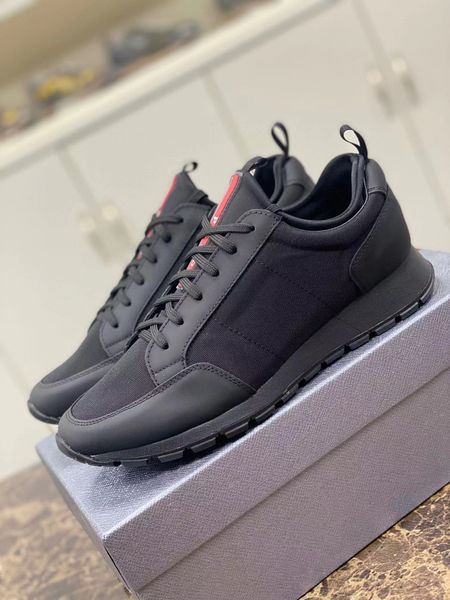 Runner Sporty Brand Men Collision Casual Shoe Cashing Sneaker Italia Populante fondo morbido Basso in tessuto in tessuto traspirato Fitness Fitness Casuals Trainer Box Eu 38-45