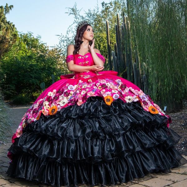 Abiti Quinceanera sexy con scollo a cuore Applicazioni di colore Nero Tull Abiti a strati da 15 ano Abiti vintage Sweet 16 Birthday Misquince XV