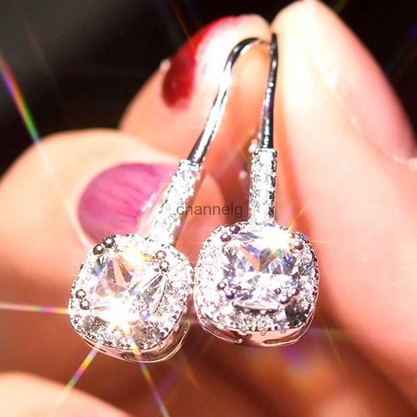 Stud AAA zircon diamantes balançar brincos para mulheres femme branco ouro prata cor pendientes jóias de cristal bague moda bijoux YQ240110