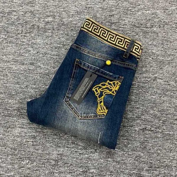 Jeans da uomo Designer Taglie forti Pantaloni ricamati Medusa da uomo Pantaloni gamba dritta di lusso Moda uomo Vintage Casual Cerniera Accesso Denim Alta qualità EC2E