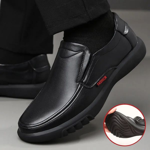 Sapatos pretos homens mocassins respirável macio mocassins homem de alta qualidade casual couro do plutônio sapatos de barco masculino apartamentos sapatos de condução 240109