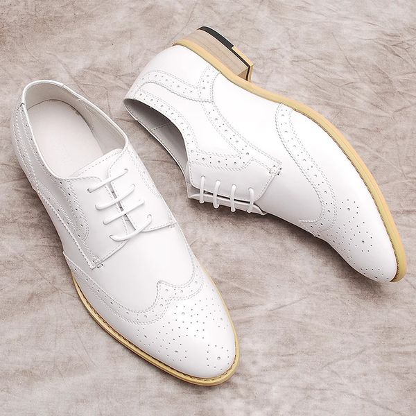 Scarpe oxford da uomo bianche in vera pelle di mucca abito casual di lusso da uomo moda italiana stringate da sposa formale brogue 240110