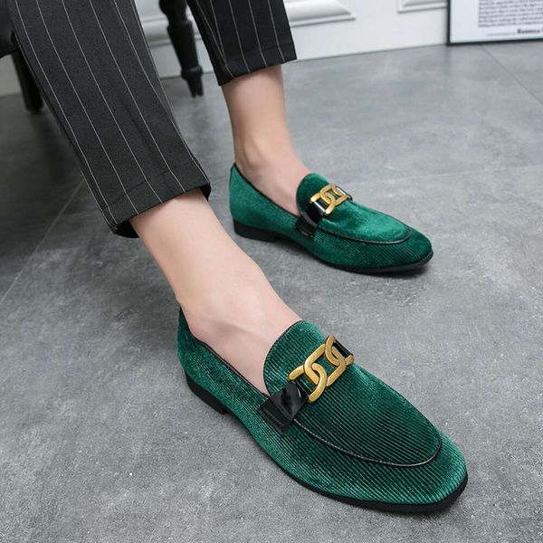 Vestido casual de veludo na moda verde slip-on mocassins sociais masculinos mocassins confortáveis da moda para homens