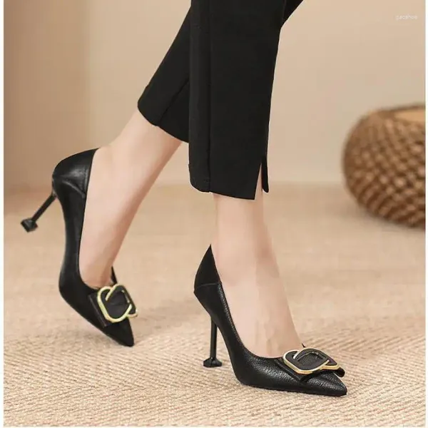Elbise ayakkabıları 2024 düz renk küçük boyut 30-44 9cm yüksek topuklu stiletto topuk kadınlar nokta ayak parmağı