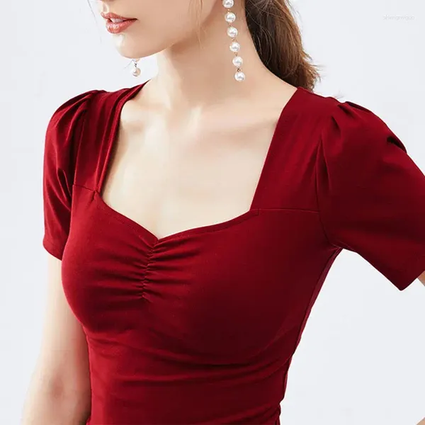 T-shirt da donna eleganti estive vintage top sexy manica a sbuffo colletto quadrato 2024 design a pieghe coreano skinny OL formale Tee