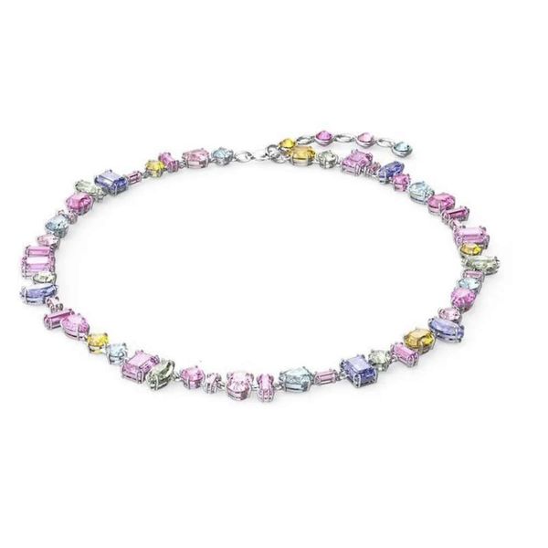 Colar Swarovski Designer Mulheres Top Quality Pingente Colares Fluindo Luz Colorida Doce Colar Elemento Cristal Arco-íris Colar Branco Corrente Para Mulheres