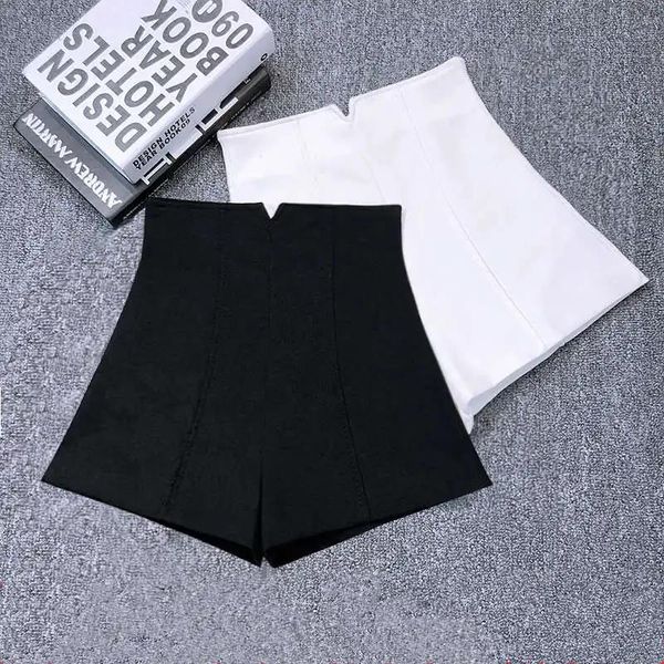 Capris White Black Stept Shorts Женщины Новые мини -короткие женские шорты с высокой талией Женщины горячих игроков Элегантные широкие ноги летние шорты c5378