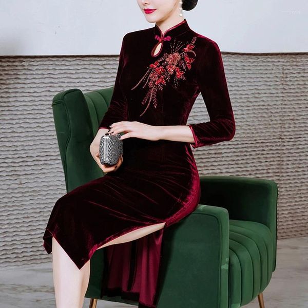 Abbigliamento etnico Perline squisite Fiore Cheongsam Plus Size Velluto Lungo Qipao Classico elegante Abito tradizionale cinese Sexy Slim Split