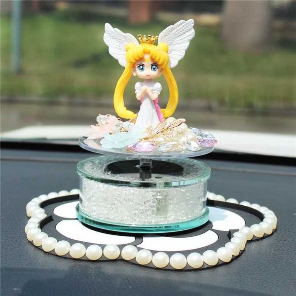 Enfeites de carro anime marinheiro lua linda menina figuras de ação energia solar rotação fragrância decoração interior acessórios do painel