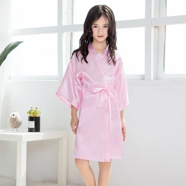 Einfarbige Roben für Blumenmädchen, fester Satin, Kinderroben, Brautjungfern-Kinder-Kimono-Bademäntel, Kinder-Nachthemd, Hochzeits-Party-Robe 240111