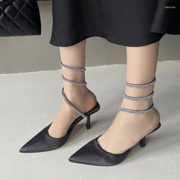 Модельные туфли с острым носком и стразами, женские сандалии с ремешком на щиколотке, летние шелковые черные, бежевые пикантные вечерние туфли из атласной ткани, туфли-гладиаторы на шпильке